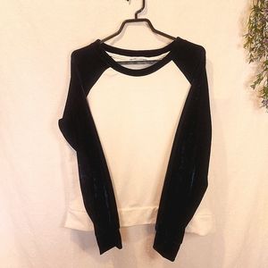 CUPCAKES AND CASHMERE ♡ Ladies Long Sleeve Top